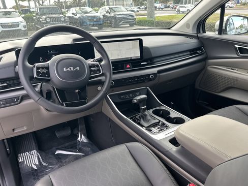 New 2026 Kia Carnival EX FWD image 14