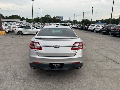 Used 2013 Ford Taurus Limited FWD image 4