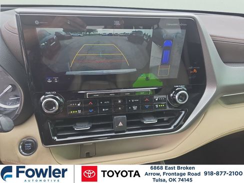 Used 2022 Toyota Highlander Platinum AWD/4WD image 24