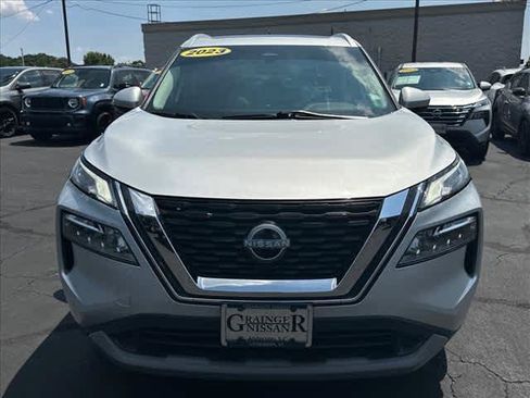 Used 2023 Nissan Rogue SV w/ SV Premium B Package FWD image 9