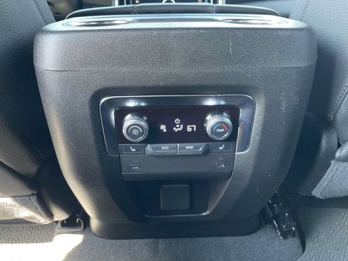 Used 2025 GMC Yukon Denali AWD/4WD image 22