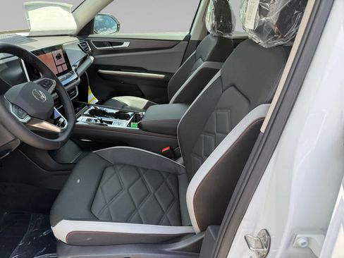 New 2026 Volkswagen Atlas Peak Edition image 15