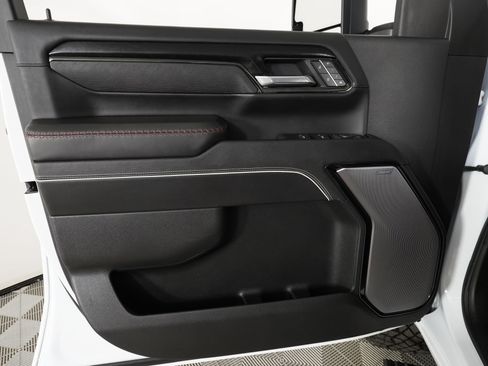 Used 2025 GMC Sierra 2500 AT4X AWD/4WD image 15