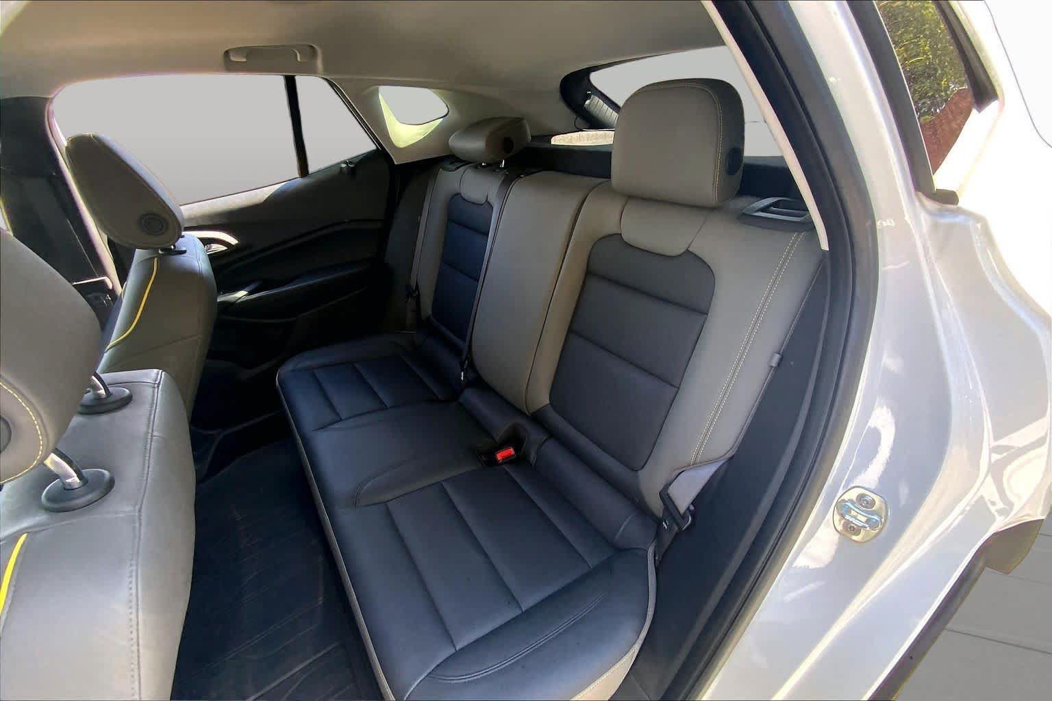 Used 2024 Chevrolet Trax ACTIV w/ Sunroof Package FWD image 21