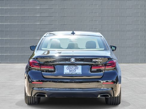 Used 2023 BMW 530e w/ Premium Package image 5