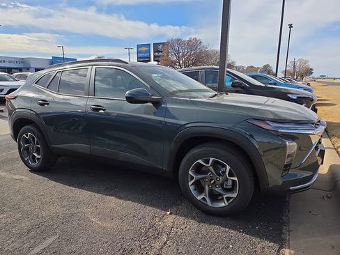 New 2026 Chevrolet Trax LT image 4