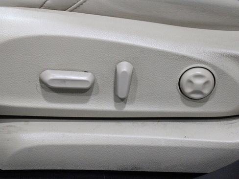 Used 2017 Buick Envision Essence image 4