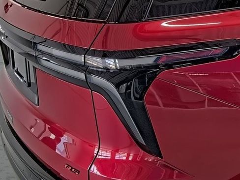 New 2026 Chevrolet Traverse RS w/ LPO, Floor Liner Package FWD image 15