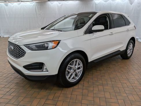 Used 2023 Ford Edge SEL w/ Convenience Package AWD/4WD image 3