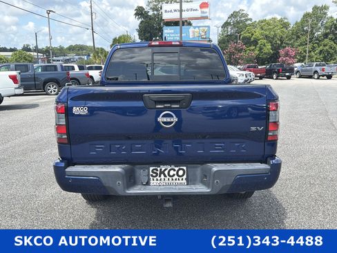 Used 2022 Nissan Frontier SV RWD image 4