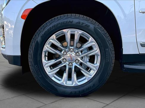 Used 2021 GMC Yukon SLT w/ SLT Premium Package image 11