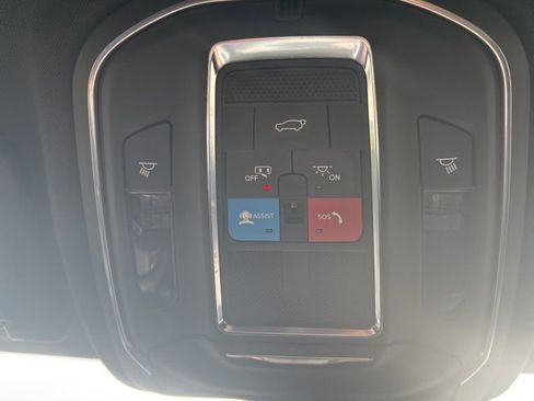 Used 2024 Jeep Grand Cherokee Altitude image 20