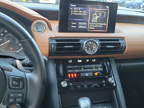 Used 2023 Lexus IS 300 w/ Comfort Package RWD image 22