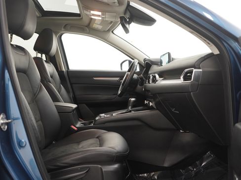Used 2019 MAZDA CX-5 Touring image 11