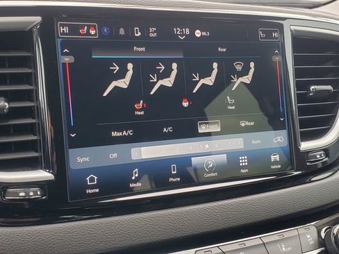 Used 2024 Chrysler Pacifica Touring-L image 27