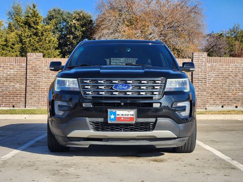 Used 2017 Ford Explorer Limited w/ Equipment Group 301A image 2