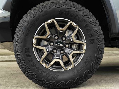 Used 2024 Chevrolet Colorado ZR2 AWD/4WD image 14