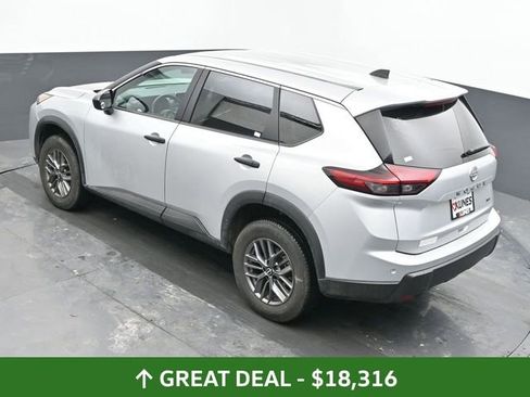 Used 2024 Nissan Rogue S image 40