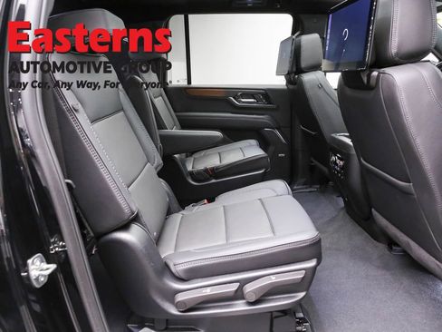 Used 2025 GMC Yukon XL Denali w/ Denali Reserve Package AWD/4WD image 25