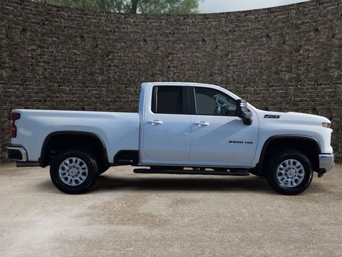 Used 2024 Chevrolet Silverado 2500 LT w/ All Star Edition AWD/4WD image 3