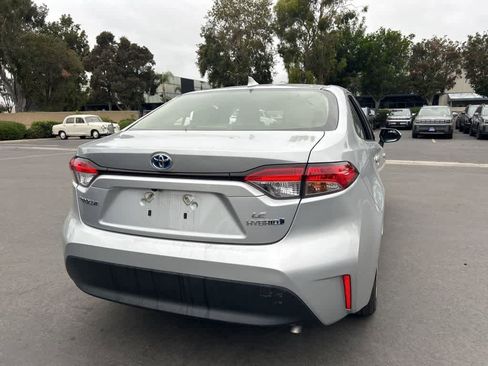Used 2024 Toyota Corolla LE FWD image 2