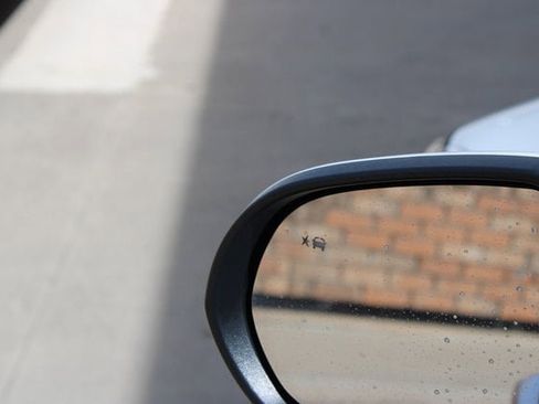 Used 2024 Buick Encore GX Sport Touring image 21