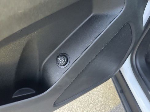 Used 2018 Chevrolet Equinox LT image 13