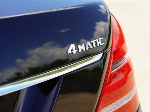 Used 2010 Mercedes-Benz S 550 4MATIC image 38
