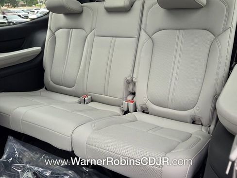New 2026 Jeep Grand Wagoneer Limited AWD/4WD image 9