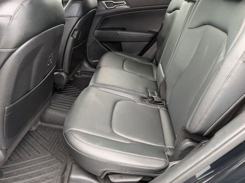 Used 2025 Kia Sportage EX FWD image 30