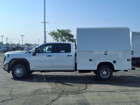 New 2025 GMC Sierra 3500 Pro w/ Convenience Package image 3