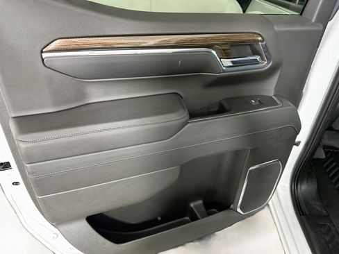 Used 2023 Chevrolet Silverado 1500 LT AWD/4WD image 26