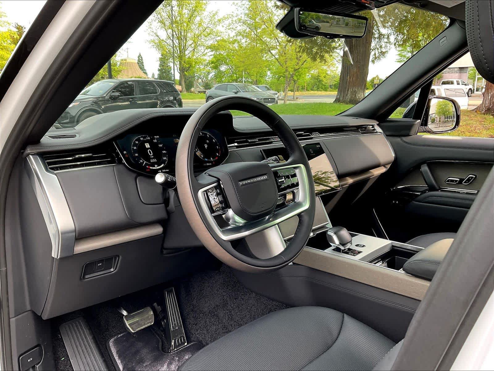 New 2026 Land Rover Range Rover SV AWD/4WD image 8