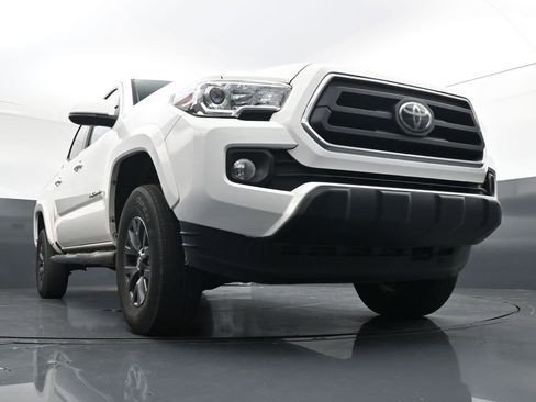 Used 2023 Toyota Tacoma SR5 AWD/4WD image 18