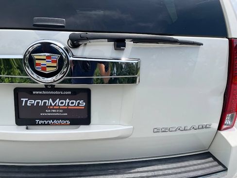 Used 2014 Cadillac Escalade Platinum AWD/4WD image 46