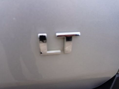 Used 2020 Chevrolet Traverse LT w/ LT Premium Package image 34