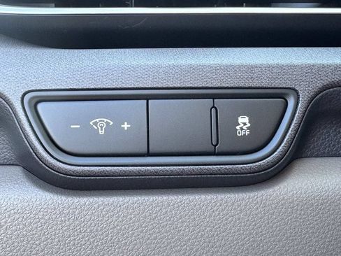 New 2026 Kia Carnival EX FWD image 25