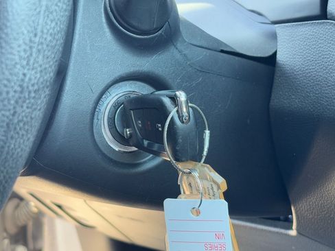 Used 2025 Toyota RAV4 LE image 29