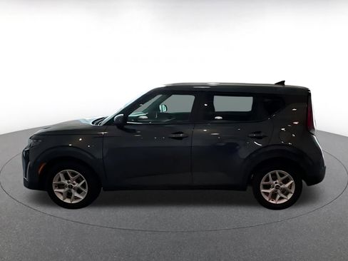 Used 2025 Kia Soul LX w/ LX Technology Package FWD image 7