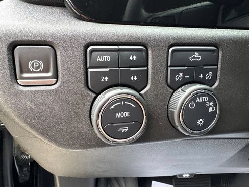 Used 2023 Chevrolet Silverado 1500 LT AWD/4WD image 14