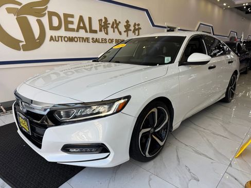 Used 2019 Honda Accord Sport image 4