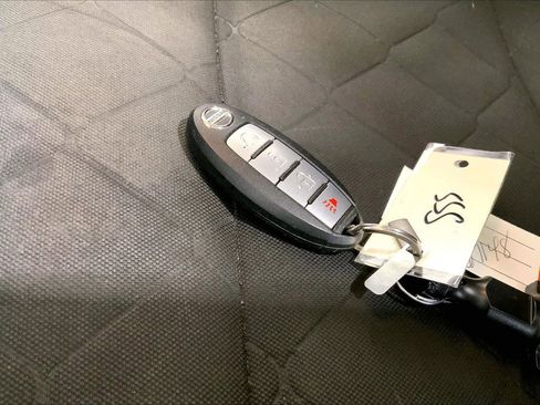 Used 2018 Nissan Kicks SV FWD image 19