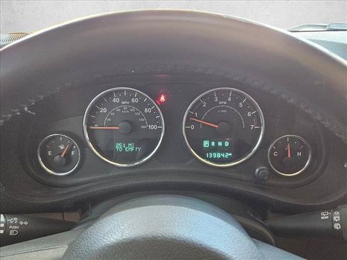Used 2015 Jeep Wrangler Unlimited Sahara w/ Connectivity Group AWD/4WD image 11