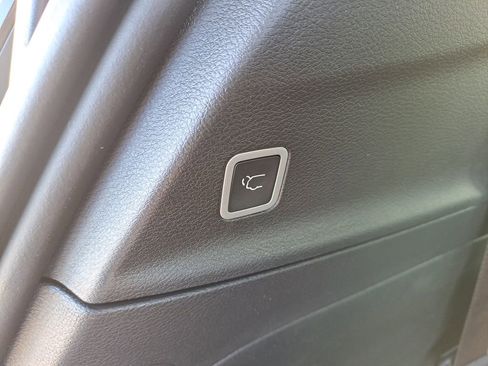 New 2026 Chrysler Pacifica Limited image 12