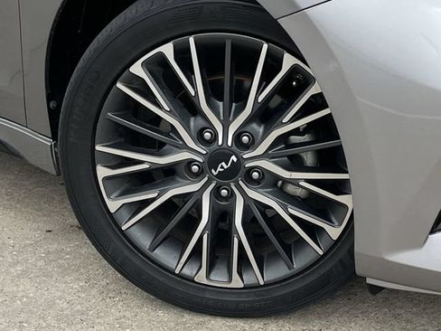 Used 2023 Kia Forte GT-Line w/ GT-Line Premium Package FWD image 9
