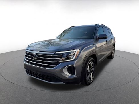 Used 2025 Volkswagen Atlas SE image 7