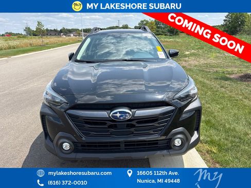 Used 2025 Subaru Outback Premium AWD/4WD image 2