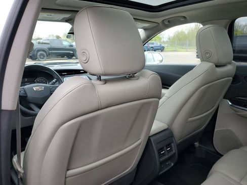 Used 2019 Cadillac XT4 Luxury w/ Cold Weather Package AWD/4WD image 27