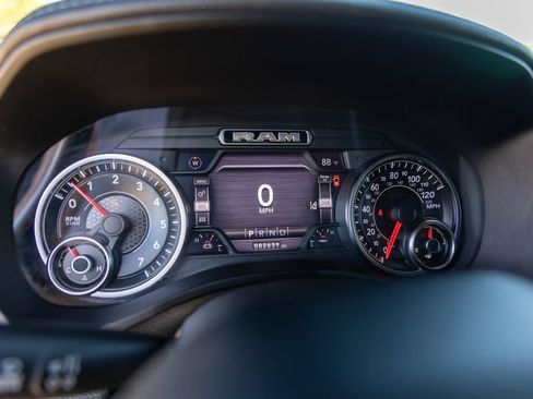 Used 2019 RAM 1500 Laramie AWD/4WD image 14