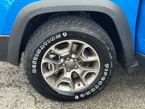 Used 2022 Jeep Cherokee Trailhawk w/ Sound & Nav Group image 22